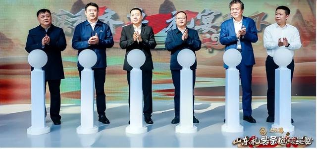 与五粮醇一道 共赴一场别开生面
的春日雅集