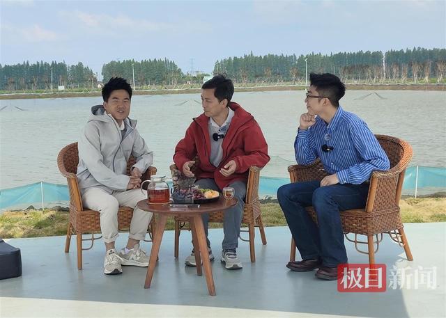 董宇辉再回湖北！溯源顶流美食小龙虾，直播间人数爆了……