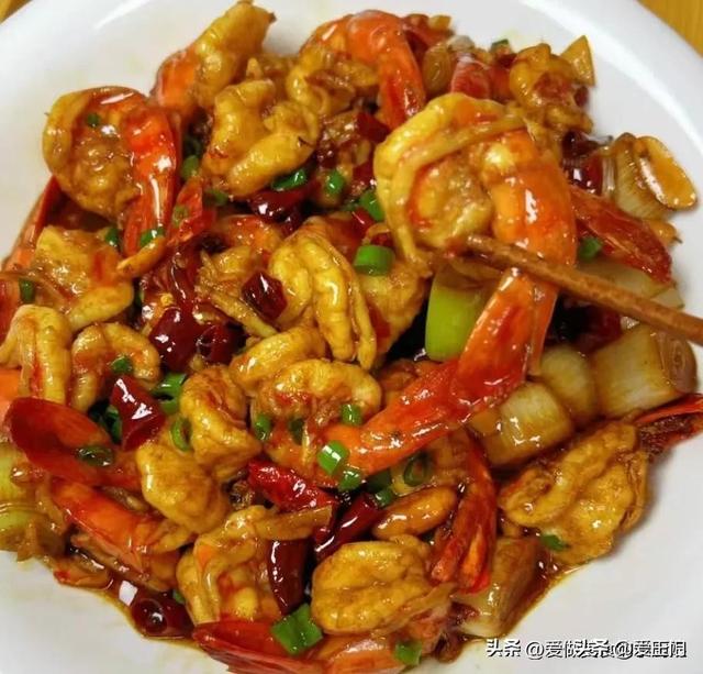 公公诞辰
，大姑姐亲身下厨，做了8道美食，特殊得当白叟
吃哦