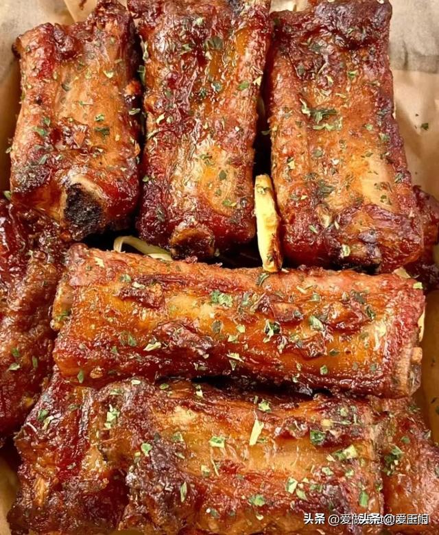 公公诞辰
，大姑姐亲身下厨，做了8道美食，特殊得当白叟
吃哦