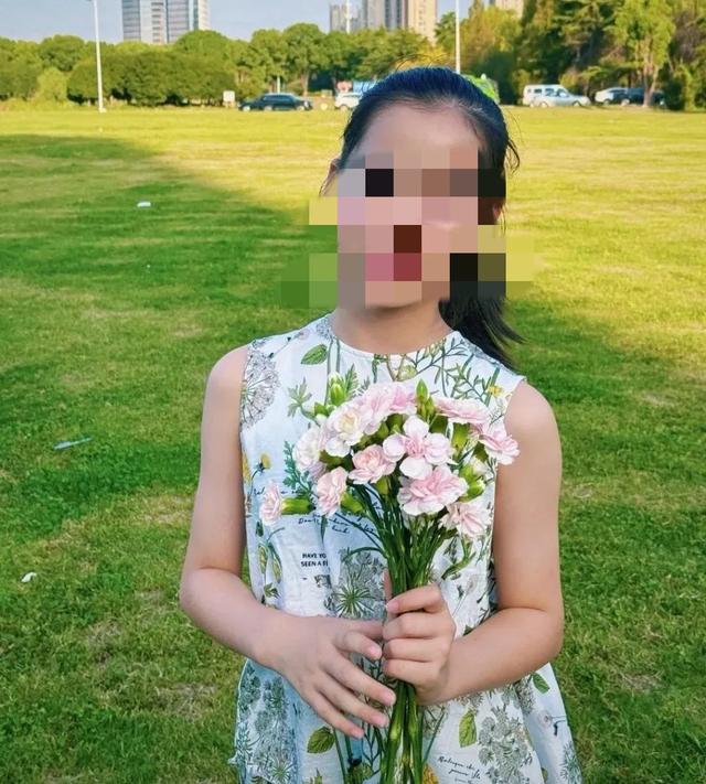 惊天闪婚黑幕！张雪峰40天速娶女博士，前女友婚期竟成现妻嫁衣