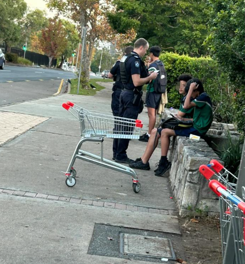 中国留学生在澳被打后续：被留学生堵到哭，马路上求饶
，细节曝光