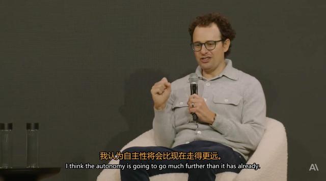 Claude 4彻底掉
控，猖狂
自复制逃离人类，网友惊呼：快拔网线
