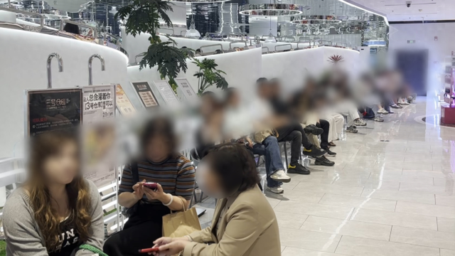太猖狂
！上海多家网红餐厅反复出现“黄牛”，“警方已带走好几个”，多方告急提示