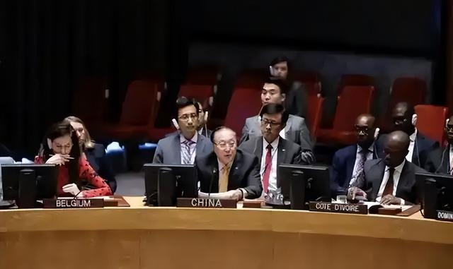 俄罗斯专家：“美国面对的中国，是一个没有任何缺陷的超级
大国”