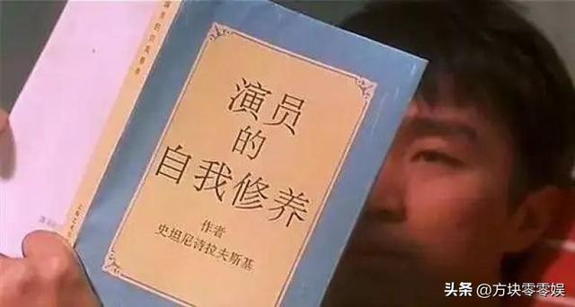 闹年夜
了！赵丽颖连发3条微博，央视都看不下去了，深夜用16字点评