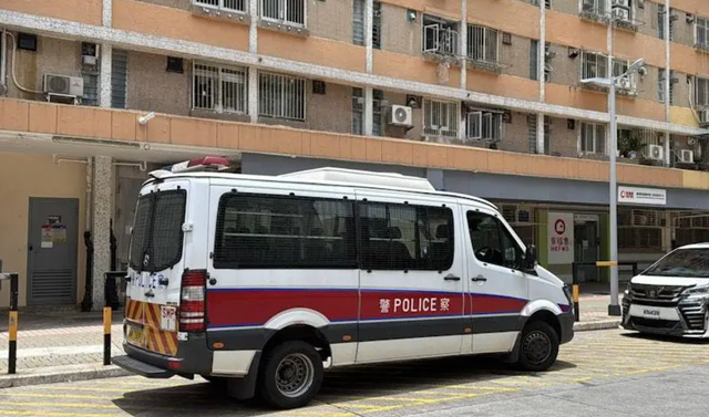 痛心！喷鼻
港3岁女童伴母尸4个日夜，末了拍门求救邻人还以为妈妈只是睡着了！知情人：有财务困难但无自尽倾向