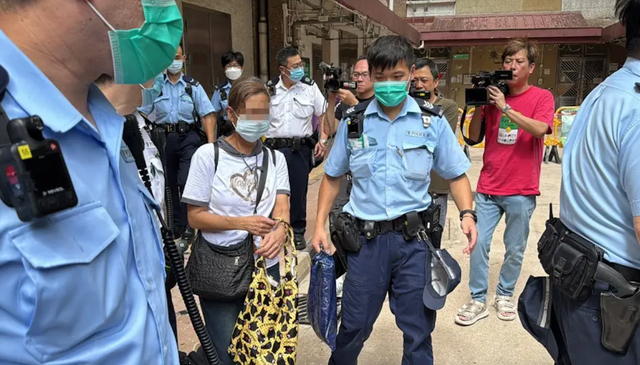 痛心！喷鼻
港3岁女童伴母尸4个日夜，末了拍门求救邻人还以为妈妈只是睡着了！知情人：有财务困难但无自尽倾向