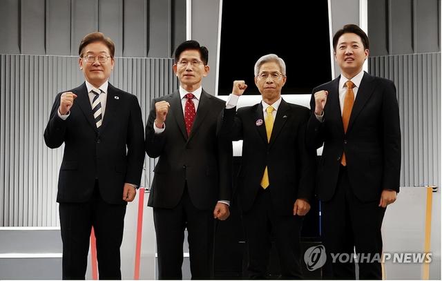 韩国大年夜

选还剩10天，首尔再现“滚回中国”反华抗议，根源出在哪？