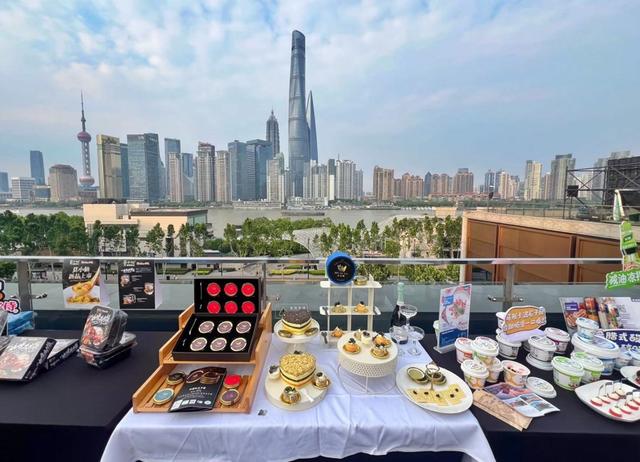 在黄浦江畔吃遍中外美食，2025上海环球美食节开启“舌尖上的周游天下”