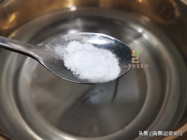 煮粽子时，只放水轻易夹生漏米，多加2物，喷鼻
浓软糯，不破不漏
