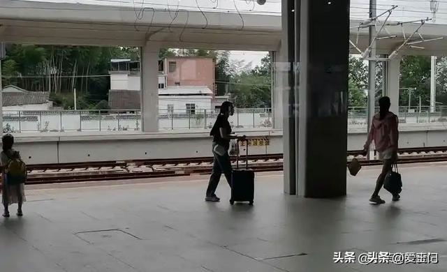 本年端午不一

般，有3个特色
，牢记
：1不出，2不送，3不吃，别年夜
意