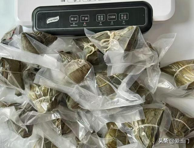 生存粽子，直接放冰箱是年夜
错！变硬反生？教你一招，放一年也希奇