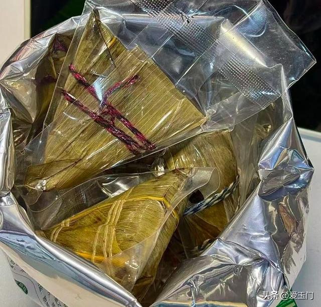 生存粽子，直接放冰箱是年夜
错！变硬反生？教你一招，放一年也希奇
