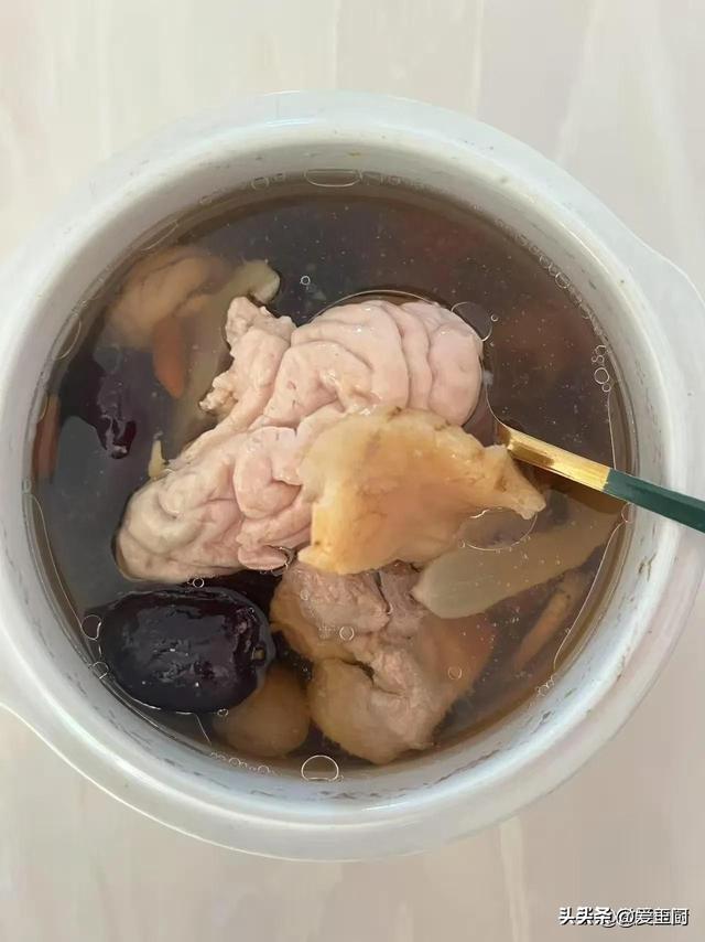端午不喝汤，吃啥都不香！推荐
4款汤，健脾养胃、年夜

人小孩都爱喝