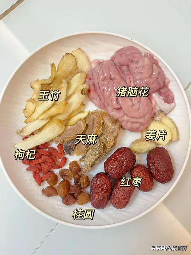 端午不喝汤，吃啥都不香！推荐
4款汤，健脾养胃、年夜

人小孩都爱喝