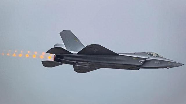 量产涂装上身！美媒：面临即将出口的歼-35，F-35将是阵风第二？
