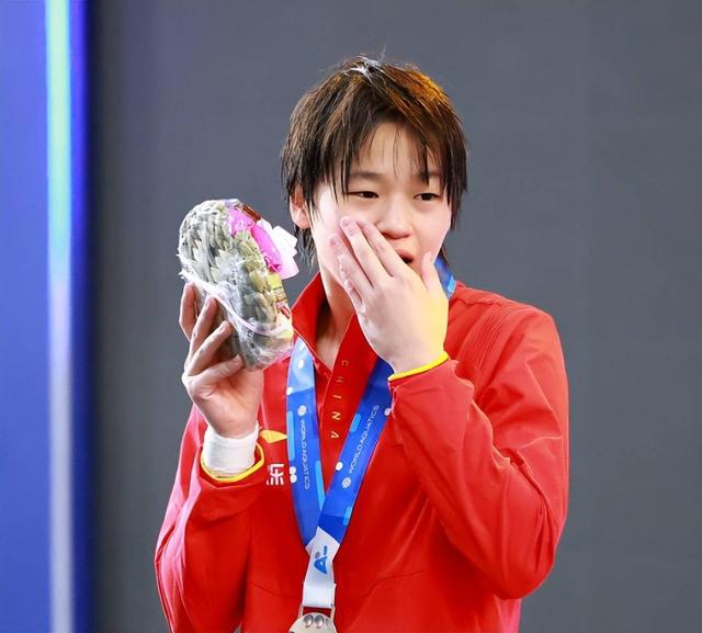 远离“造神”陷阱！官方严厉发文辟谣，揭开了全红婵的真实现状！