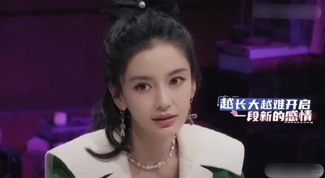身材走样，当街被掮客
人谴责，杨颖现状曝光，仳离3年落差太大