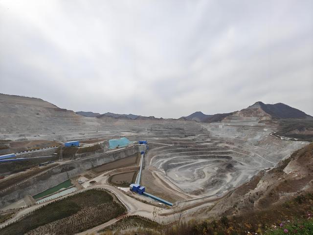 第二个乌克兰出现，用矿产变更美国发兵，中国70亿投资要取水
漂？