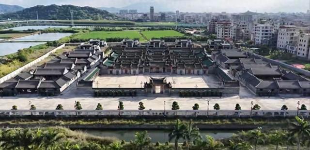 汕头估价超1亿豪宅“英之园”被拆！本地：最初处置方法
是没收，但当事人不配合
