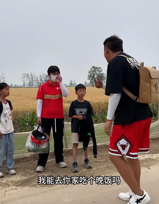 泪崩！江苏05后女生独自养活3个弟妹，生疏夫君转账6万：在世就行