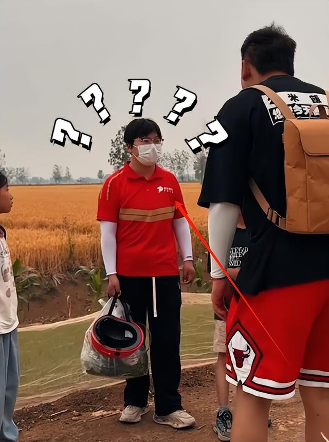 泪崩！江苏05后女生独自养活3个弟妹，生疏夫君转账6万：在世就行