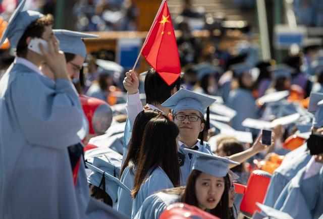 特朗普釜底抽薪，30万中国门生或被逐出美国！中方4个字说明完好
