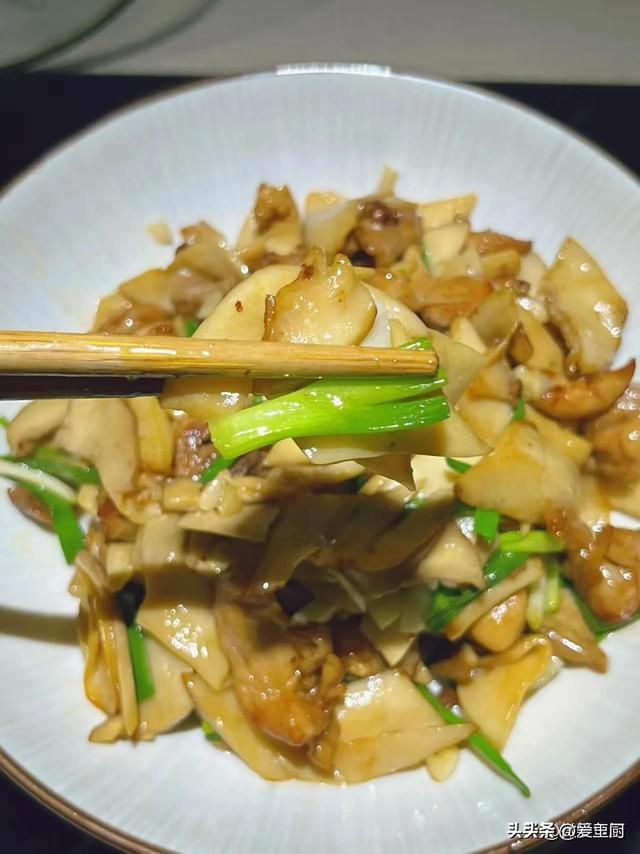 端午吃肉不如吃“这菜”，8分钟搞定，鲜嫩美味，总吃也不腻