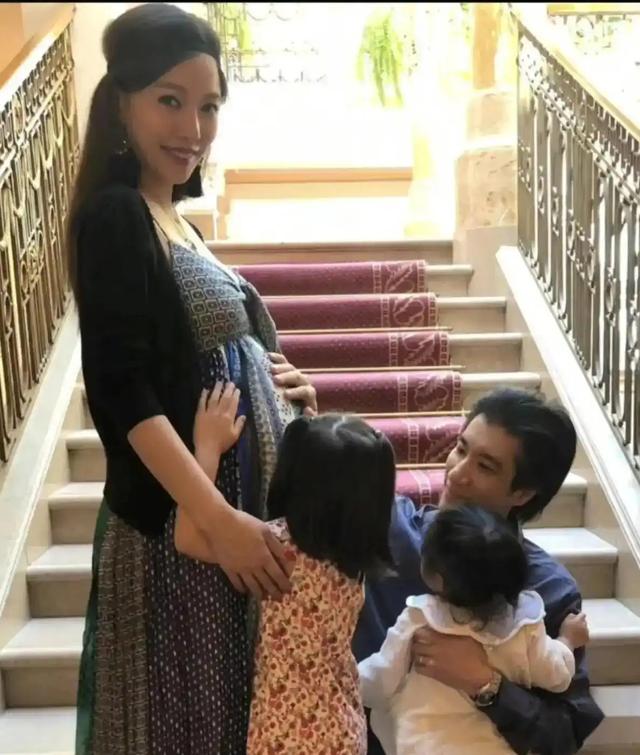 没想到，被封禁2年的王力宏，会以这种方式，再次回归登上"神坛"