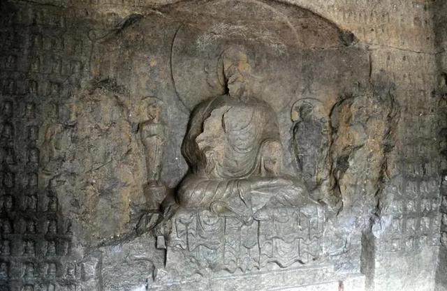 河南鹤壁一水库水位降落惊现千佛石窟，石窟开凿于东魏内有1043尊石佛