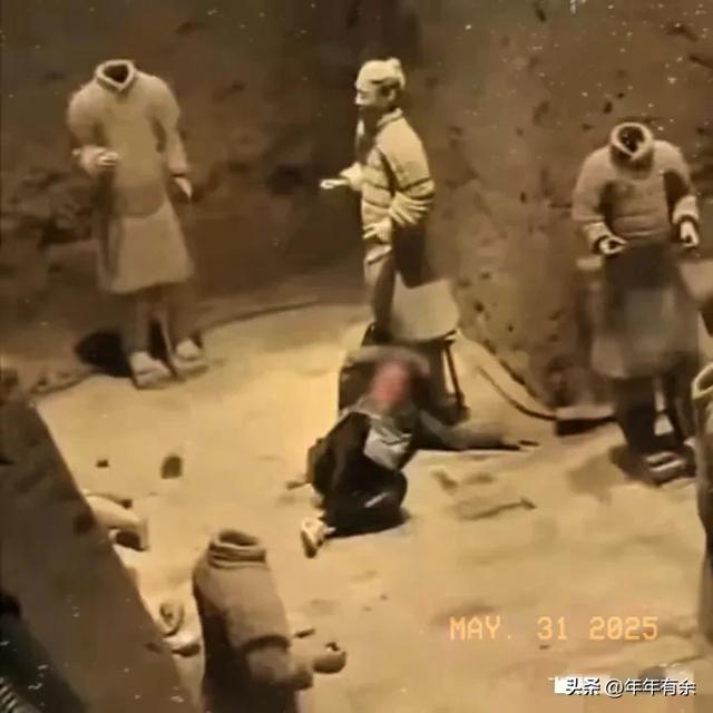 夫君破坏兵马俑后续:身份被扒，现场目击
者发声，果真
不简朴！