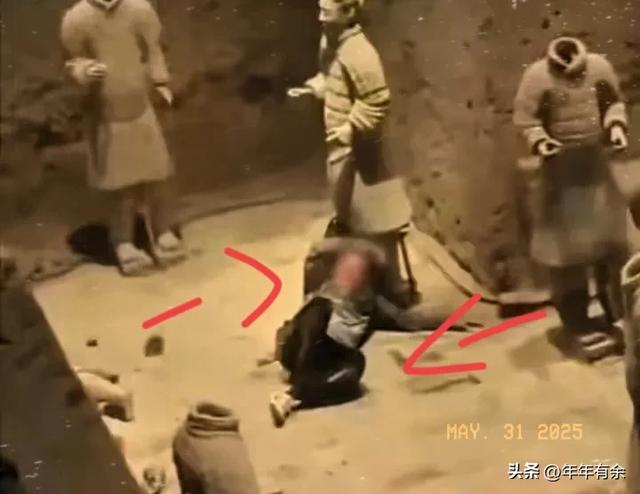 夫君破坏兵马俑后续:身份被扒，现场目击
者发声，果真
不简朴！
