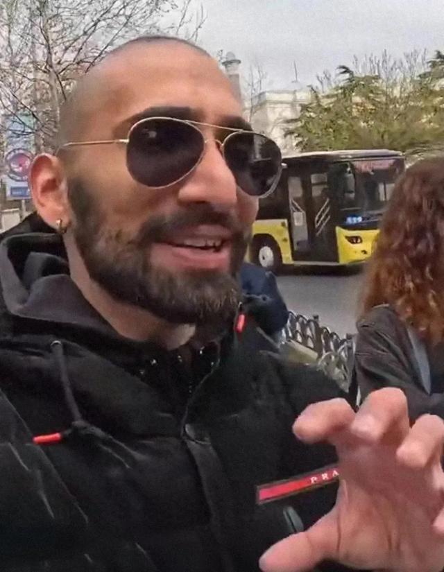 又是印度！印度网红直播批评辩论
“今晚要不要强横她” 还猥亵女导游！