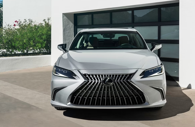约合人平易近
币31万元，2025款雷克萨斯ES 350发布，3.5L V6发动

机