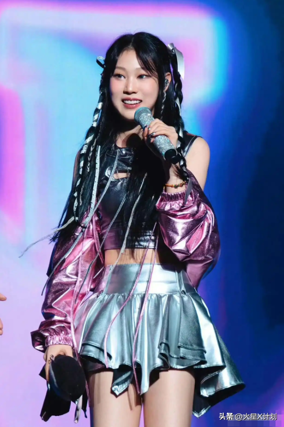 小沈阳演唱会翻车，不雅观

众齐喊退票提前离场，下跪致歉
仍难挽回口碑