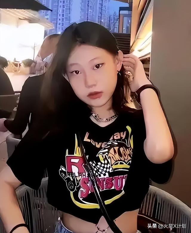 小沈阳演唱会翻车，不雅观

众齐喊退票提前离场，下跪致歉
仍难挽回口碑