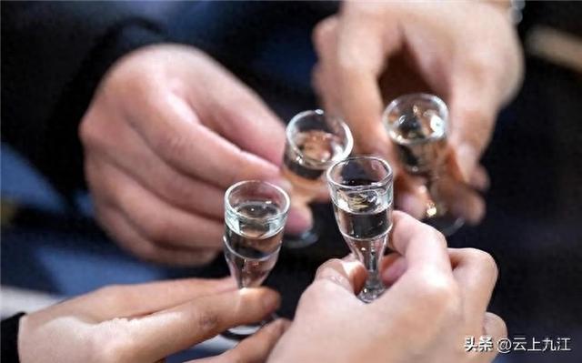 2025 口碑 TOP10！这 10 款白酒凭气力顺从
万千酒友味蕾
