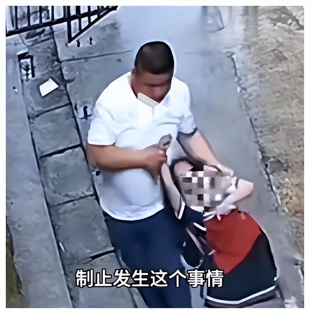 女童被壮汉拖进小巷，呼救声被楼上大爷听到才侥幸解围 警方通报： 男子已被拘留，将追究其刑事义务
！