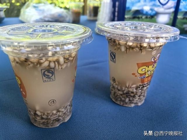 探寻文化年夜
集上的非遗美食