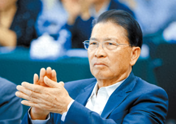美的首创人何享健，坐拥2250亿财富无人继承，三个孩子均为老总