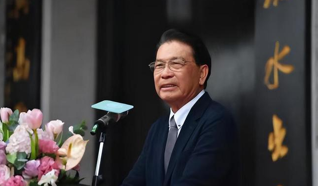 美的首创人何享健，坐拥2250亿财富无人继承，三个孩子均为老总