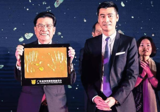 美的首创人何享健，坐拥2250亿财富无人继承，三个孩子均为老总