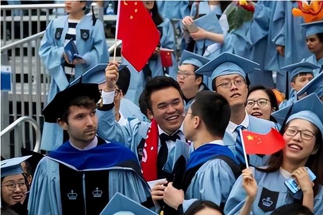 特朗普关税政策被恢复，又对中国下3记重拳，中美走到关键时间！