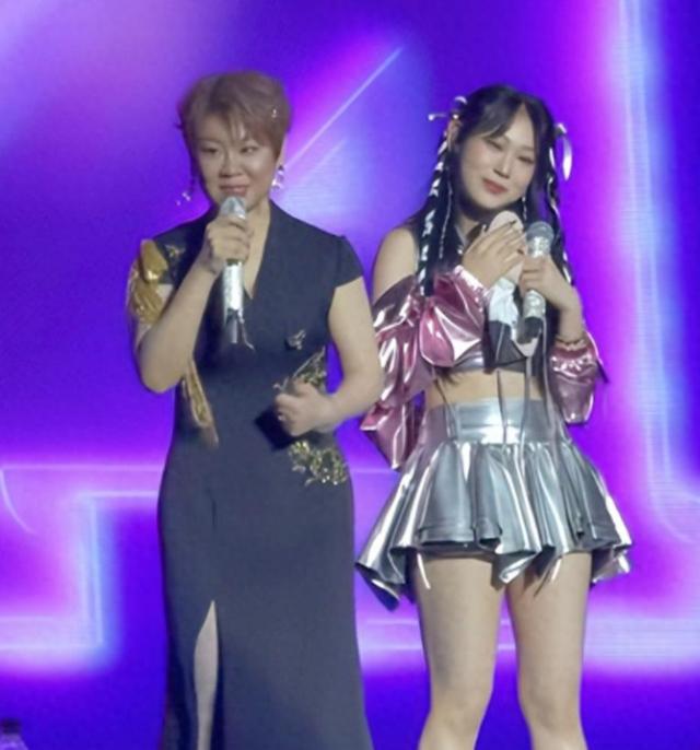 小沈阳演唱会大年夜

翻车！下跪致歉仍难救场，不雅
众怒喊退票提前离场