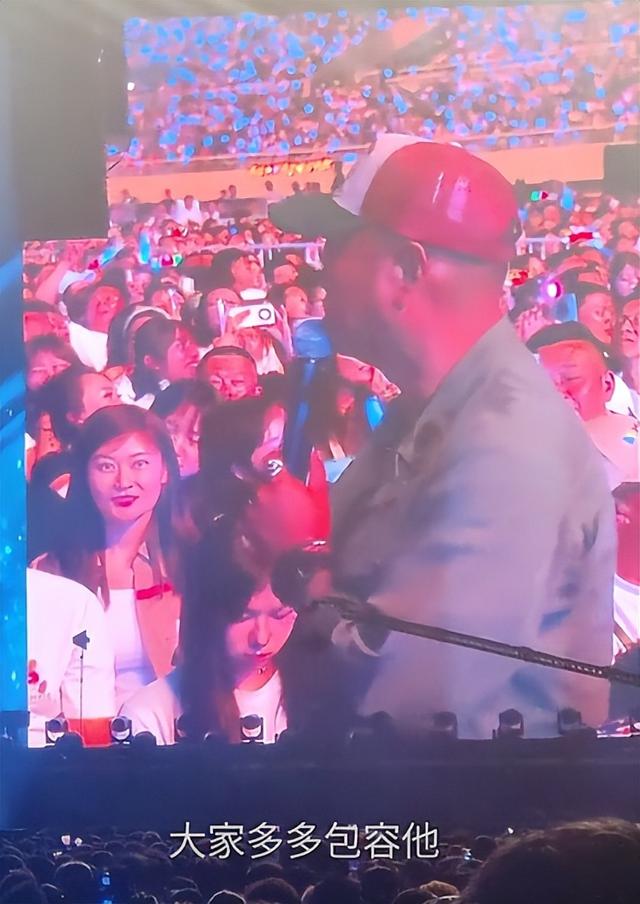 小沈阳演唱会大年夜

翻车！下跪致歉仍难救场，不雅
众怒喊退票提前离场