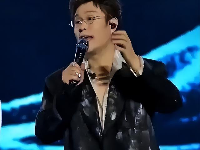 小沈阳演唱会大年夜

翻车！下跪致歉仍难救场，不雅
众怒喊退票提前离场