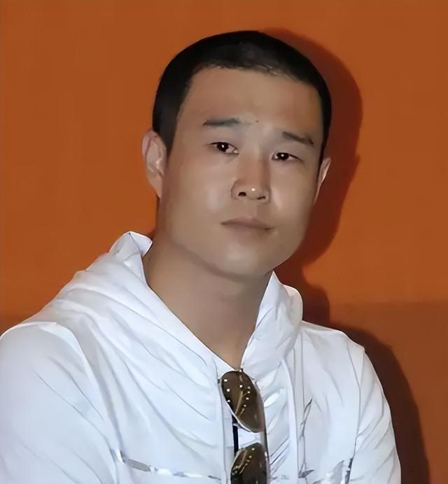 小沈阳演唱会大年夜

翻车！下跪致歉仍难救场，不雅
众怒喊退票提前离场
