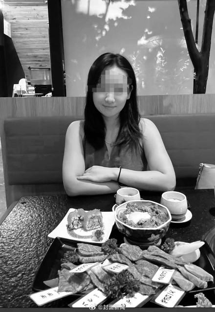 男友哽咽还原女友三亚被咬身亡进程
