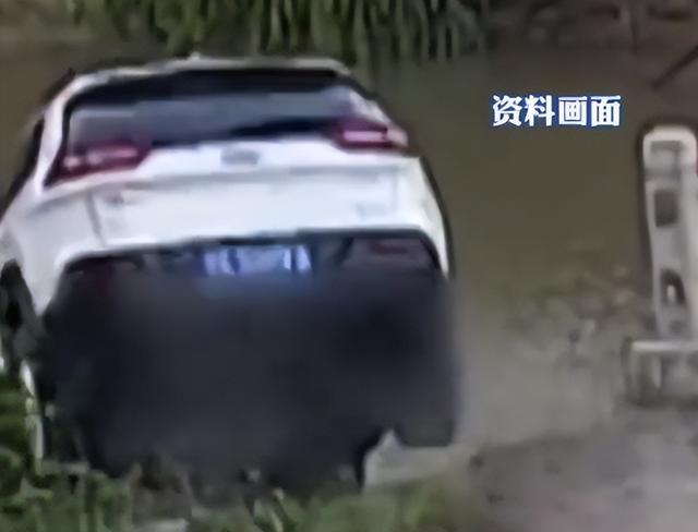 江苏新人坠河罹难后续：去世

者身份被扒，警方回应，村平易近
透更多内情